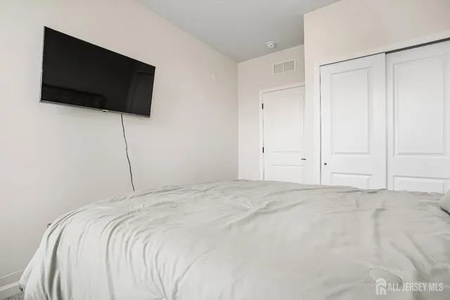 $560,000 | 216 Lyla Lane, New Brunswick, NJ 08901