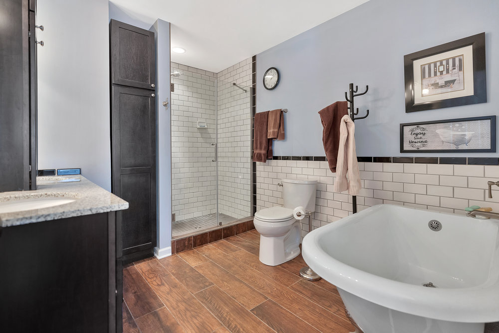 474 Chetola Road Seneca, SC 29672 - Photo 6 of 42 Primary bath