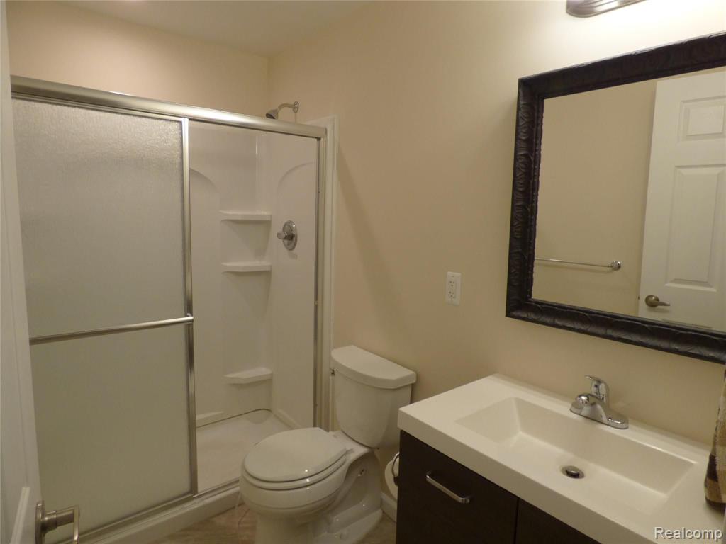6120 Commerce Road West Bloomfield, MI 48324 - Photo 18 of 28