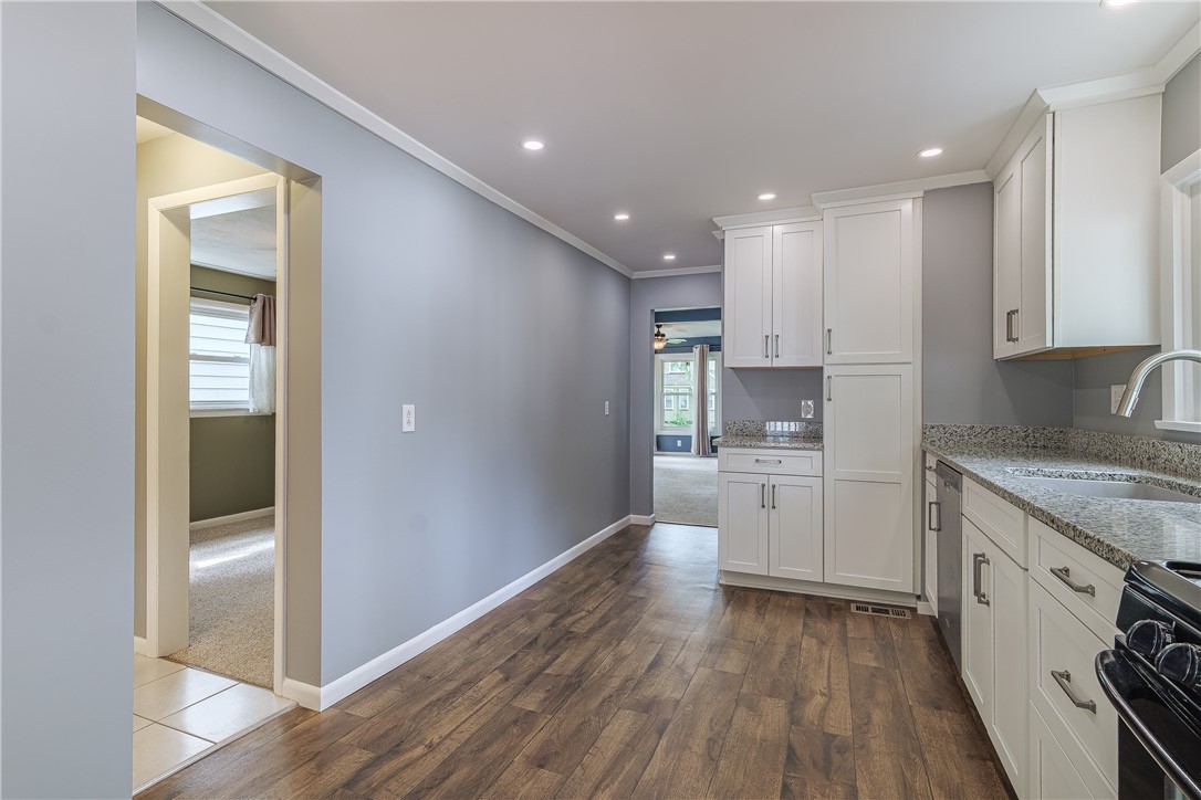 210 Laurelton Road Irondequoit, NY 14609 - Photo 17 of 50