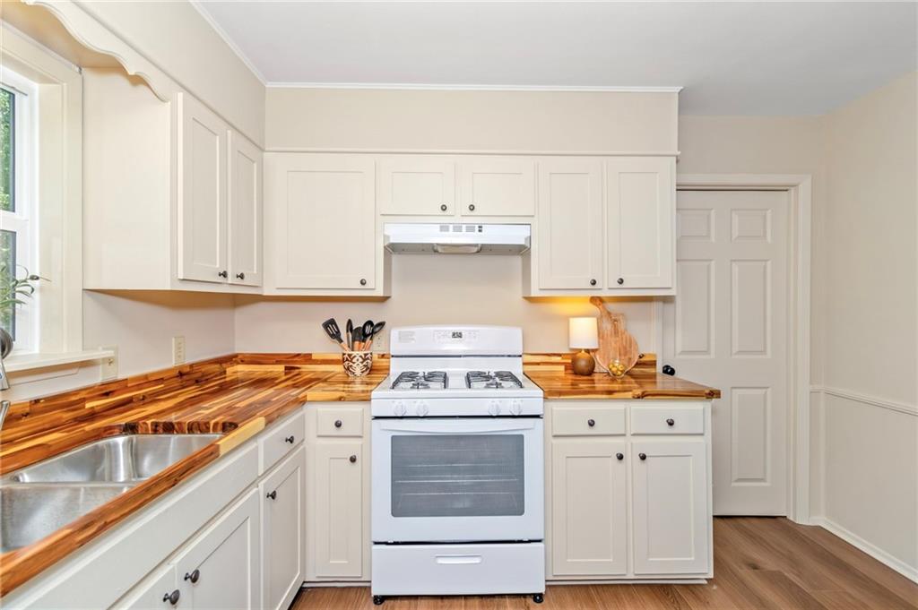 5607 Donahue Ferry Road Pineville, LA 71360 - Photo 3 of 20