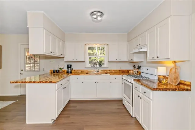 $225,000 | 5607 Donahue Ferry Road, Pineville, LA 71360