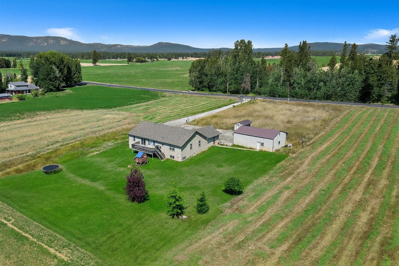 8715 West Antler Road Deer Park, WA 99006 - Photo 4 of 50