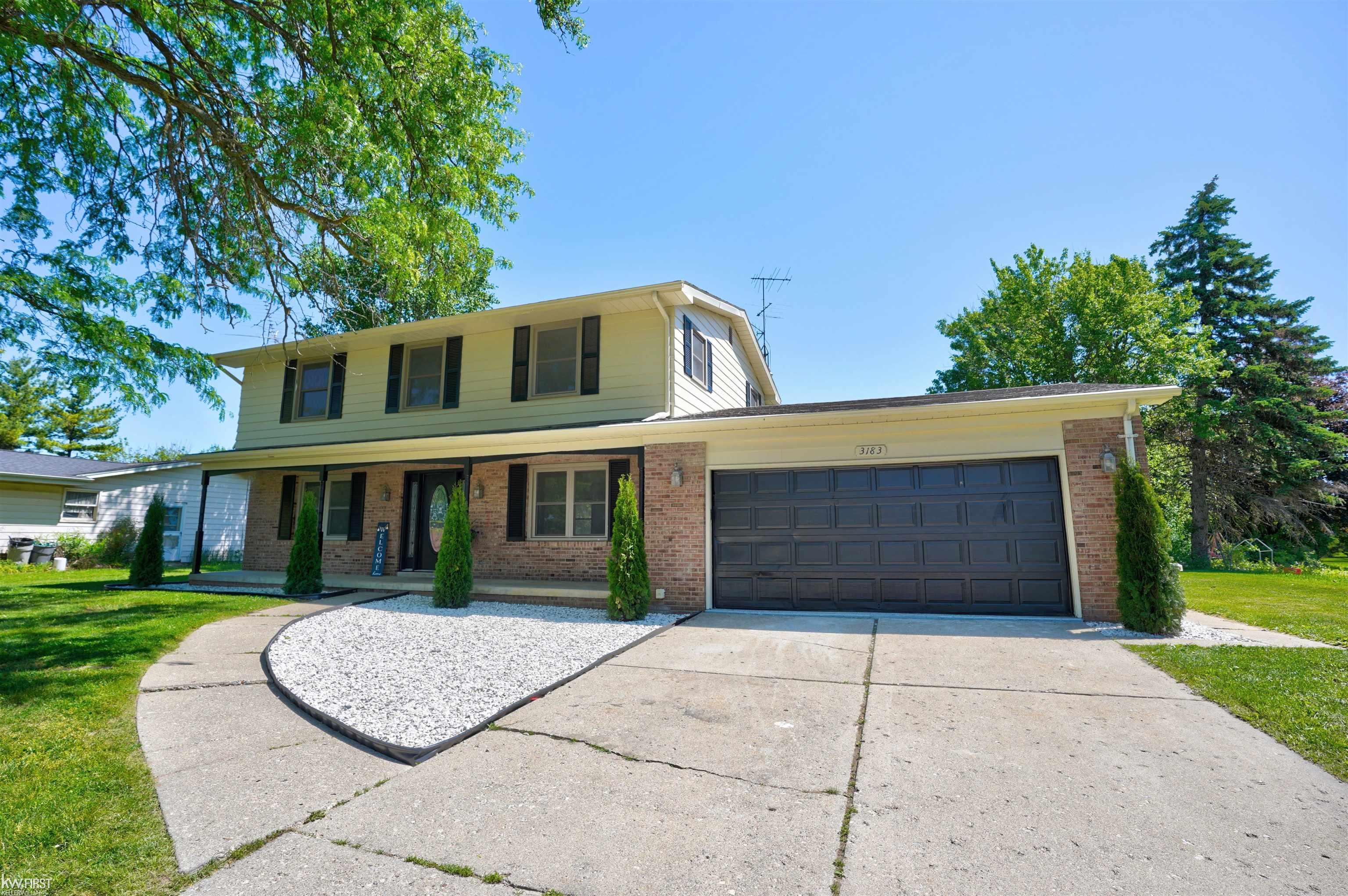 3183 Bridle Path Flint, MI 48507 - Photo 2 of 79
