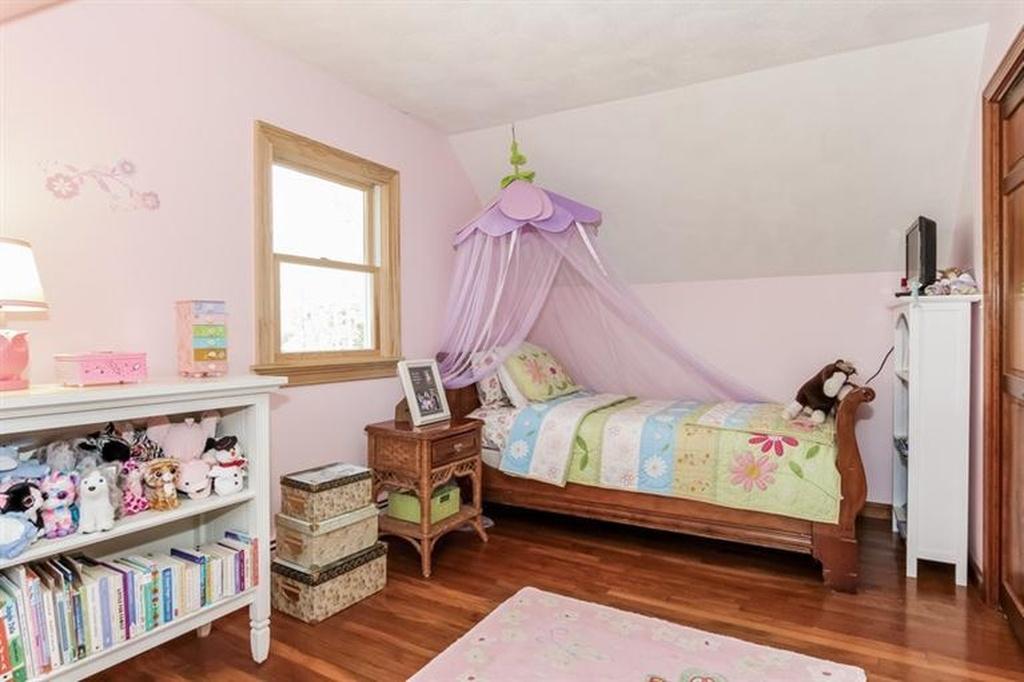 55 Deerfield Road Osterville, MA 02655 - Photo 17 of 21 Girls Bedroom