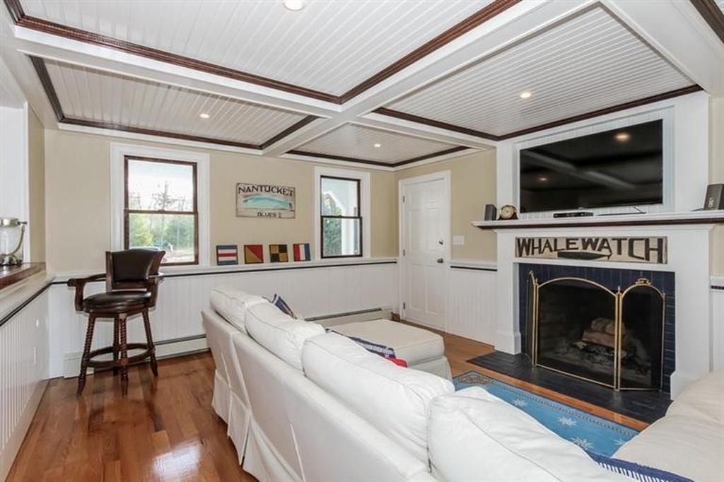 55 Deerfield Road Osterville, MA 02655 - Photo 3 of 21 55 Deerfield (5)