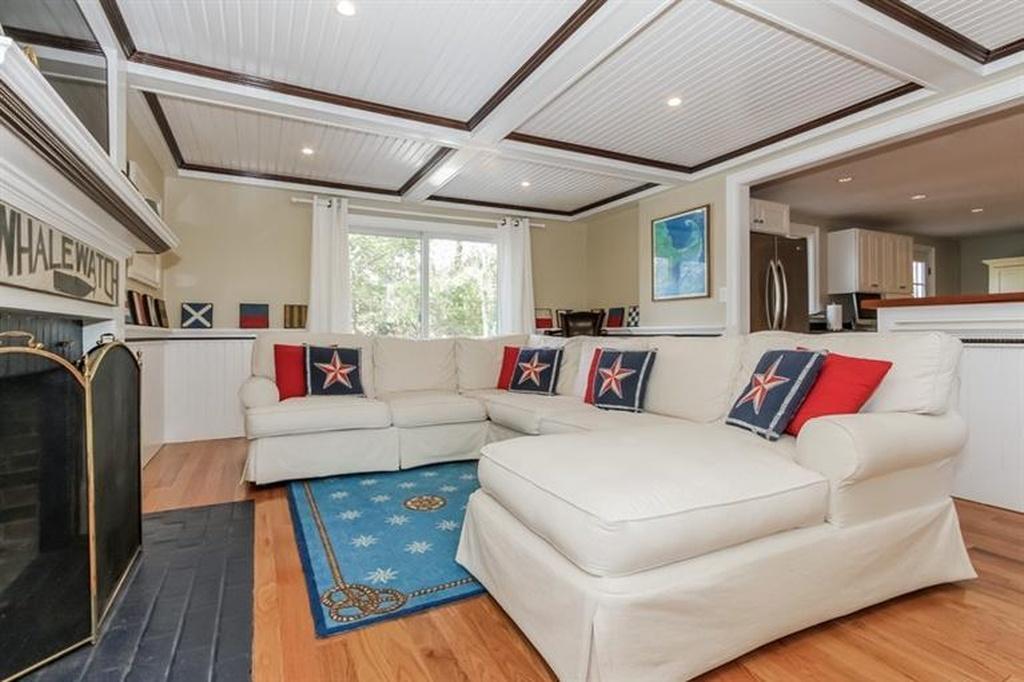 55 Deerfield Road Osterville, MA 02655 - Photo 4 of 21 55 Deerfield (6)