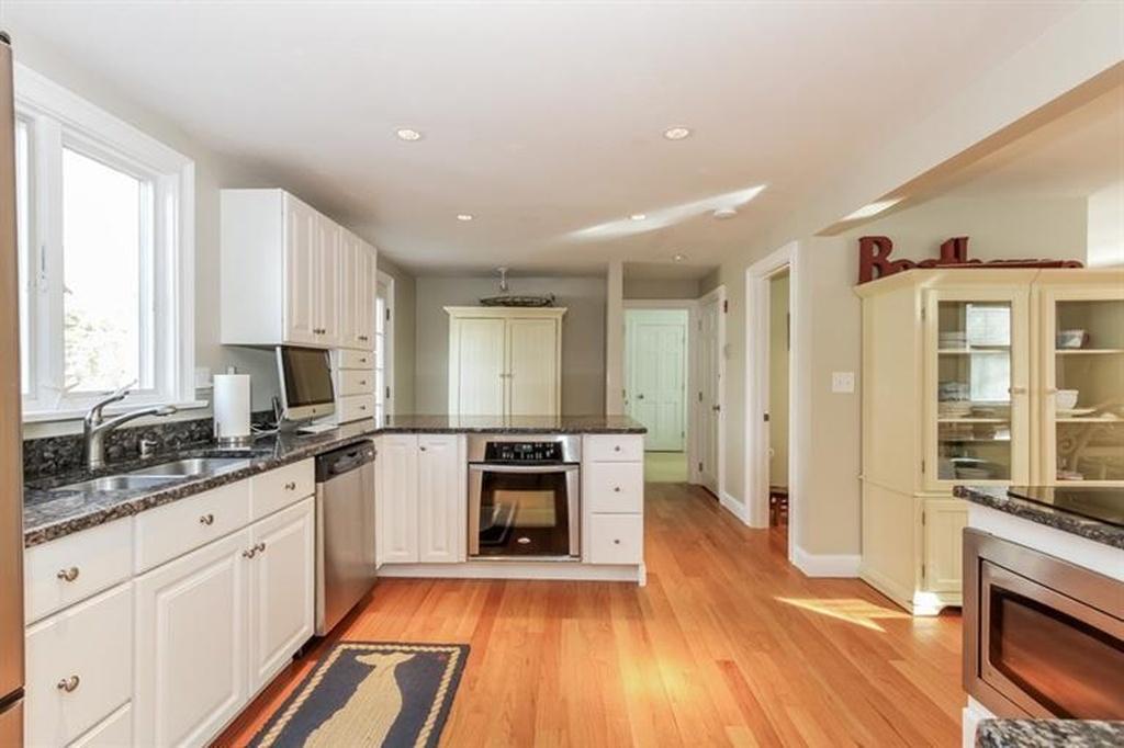 55 Deerfield Road Osterville, MA 02655 - Photo 6 of 21 55 Deerfield (12)