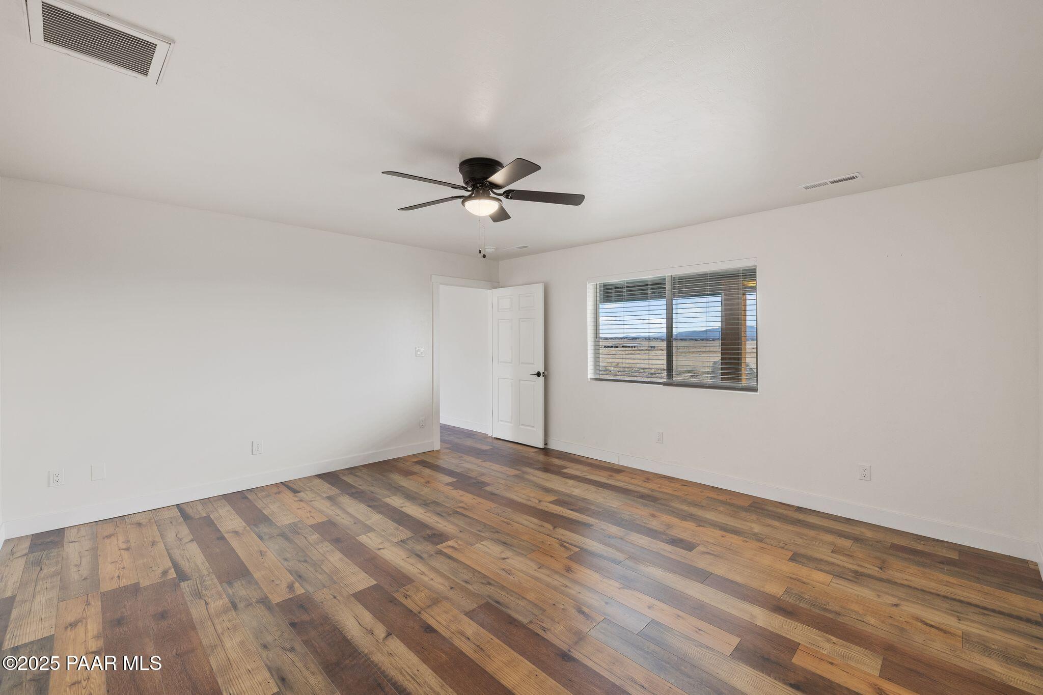 9860 East Turtle Rock Road Prescott Valley, AZ 86315 - Photo 18 of 40 089-Primary Bedroom