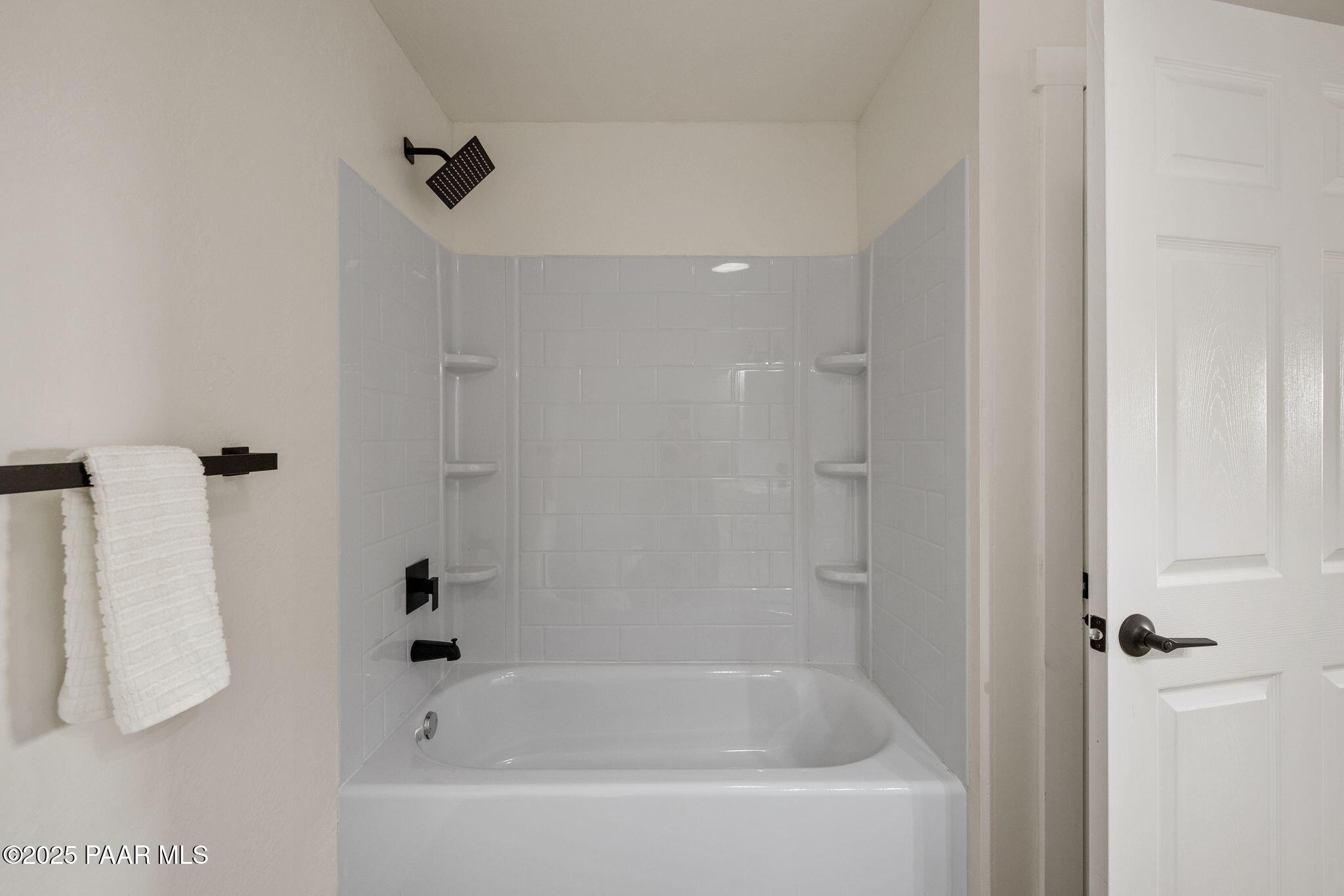 9860 East Turtle Rock Road Prescott Valley, AZ 86315 - Photo 20 of 40 099-Primary Bathroom