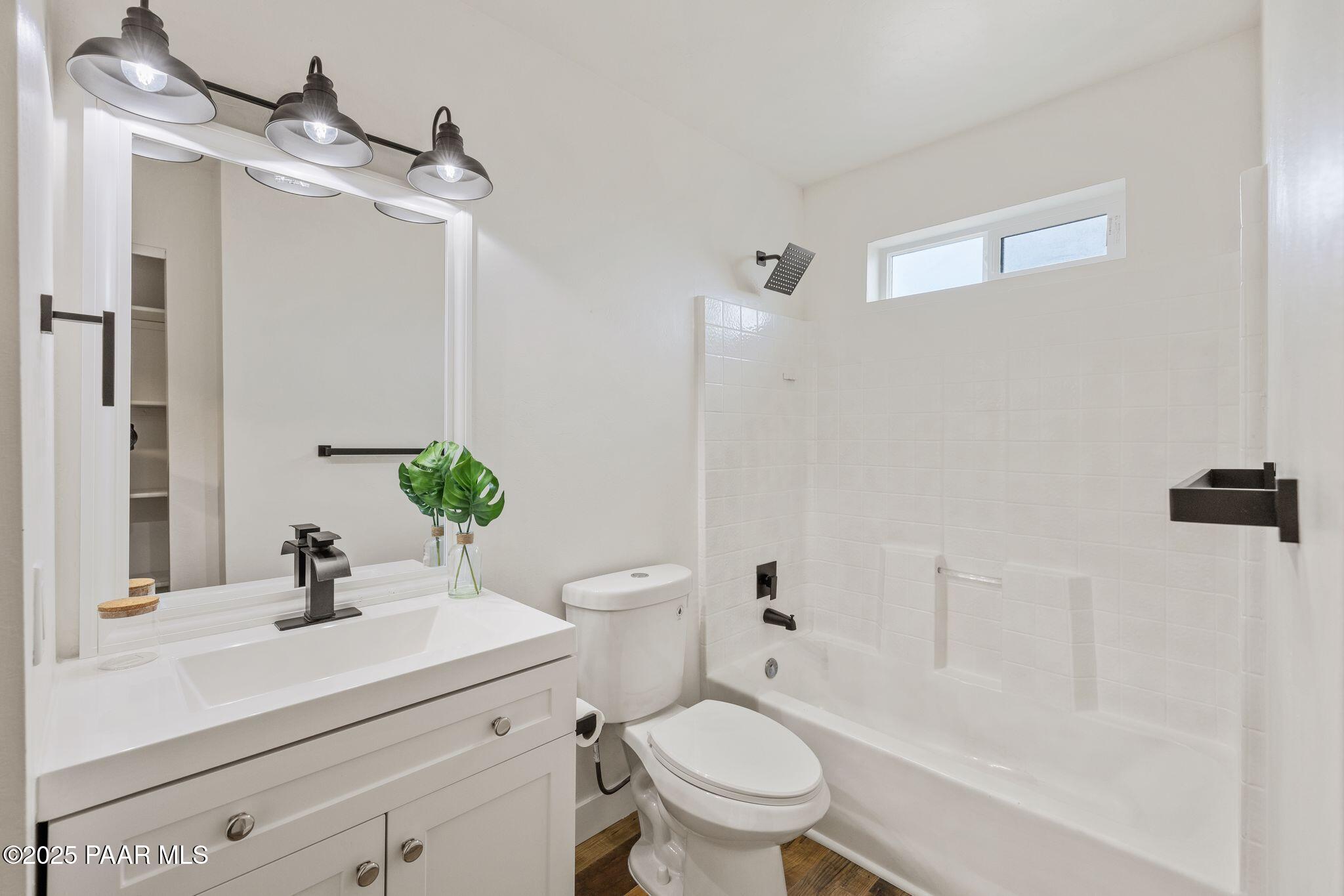 9860 East Turtle Rock Road Prescott Valley, AZ 86315 - Photo 23 of 40 114-Bathroom #1