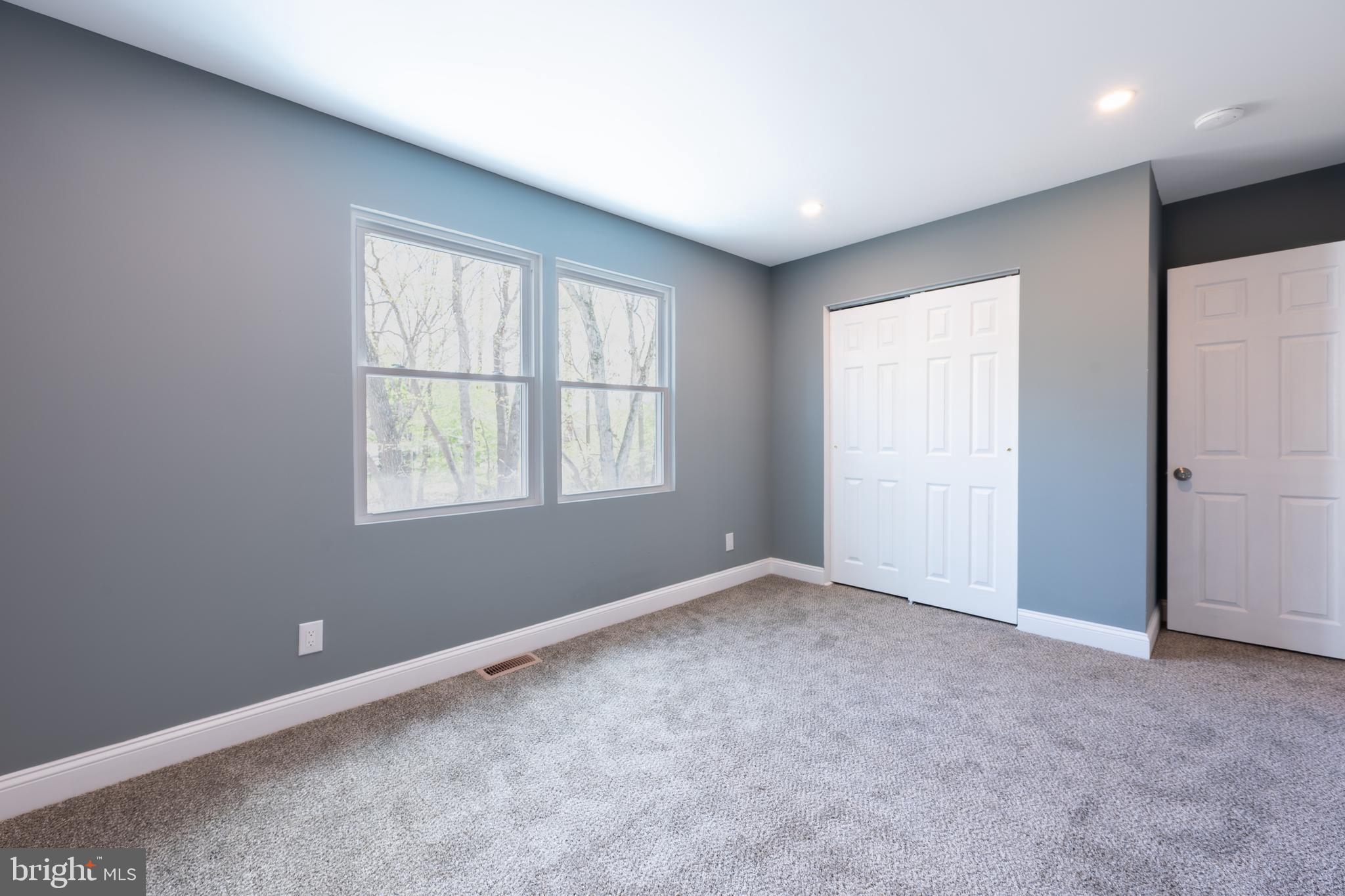 3 Slalom Court Pine Hill, NJ 08021 - Photo 29 of 47 an empty room with windows