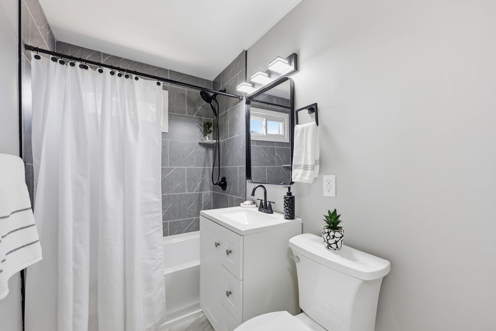 118 Surrey Road Springfield, MA 01118 - Photo 19 of 31