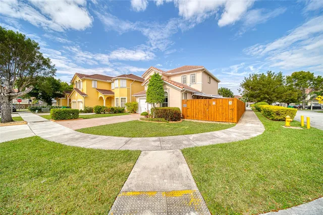 $6,500 | 16403 Southwest 79th Lane, Unit 16403, Miami, FL 33193