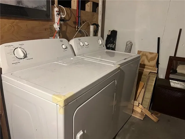 $2,000 | 108 Airport Road, Warwick, RI 02889