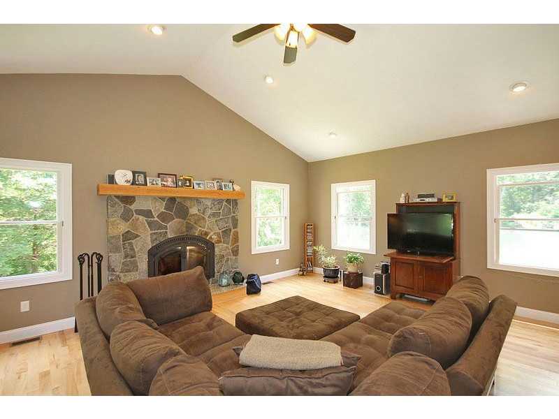792 Curtis Corner Road South Kingstown, RI 02879 - Photo 11 of 23 Den/Family/Great Room.