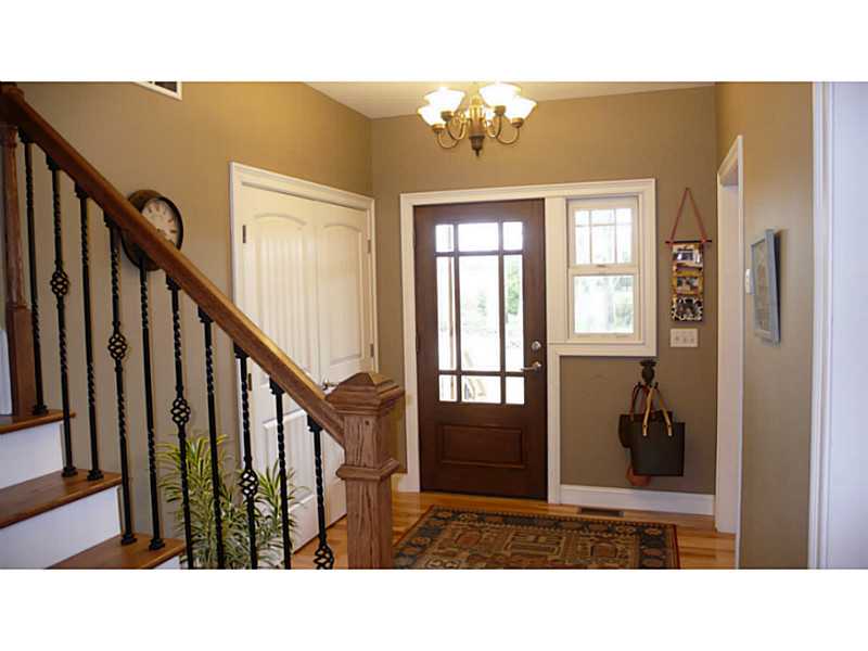 792 Curtis Corner Road South Kingstown, RI 02879 - Photo 5 of 23 Entry.