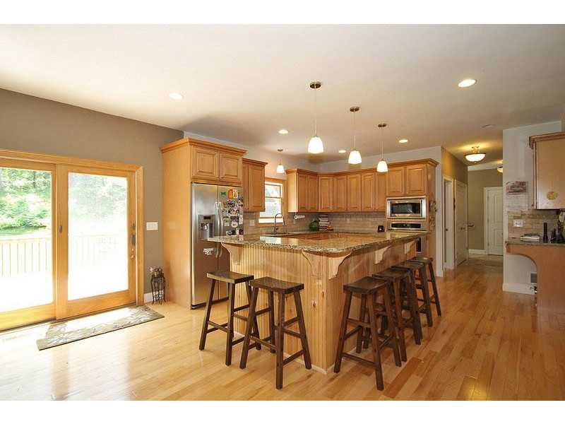 792 Curtis Corner Road South Kingstown, RI 02879 - Photo 6 of 23 Kitchen.