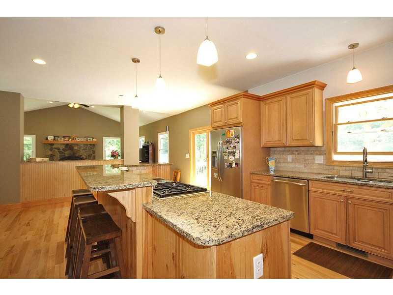 792 Curtis Corner Road South Kingstown, RI 02879 - Photo 8 of 23 Kitchen.