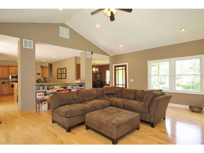792 Curtis Corner Road South Kingstown, RI 02879 - Photo 9 of 23 Den/Family/Great Room.
