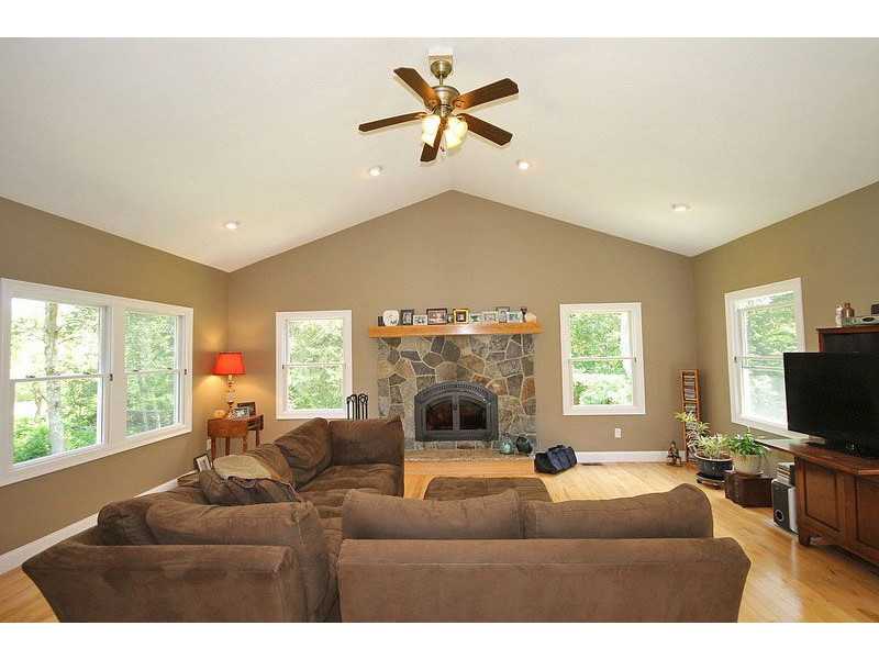 792 Curtis Corner Road South Kingstown, RI 02879 - Photo 10 of 23 Den/Family/Great Room.