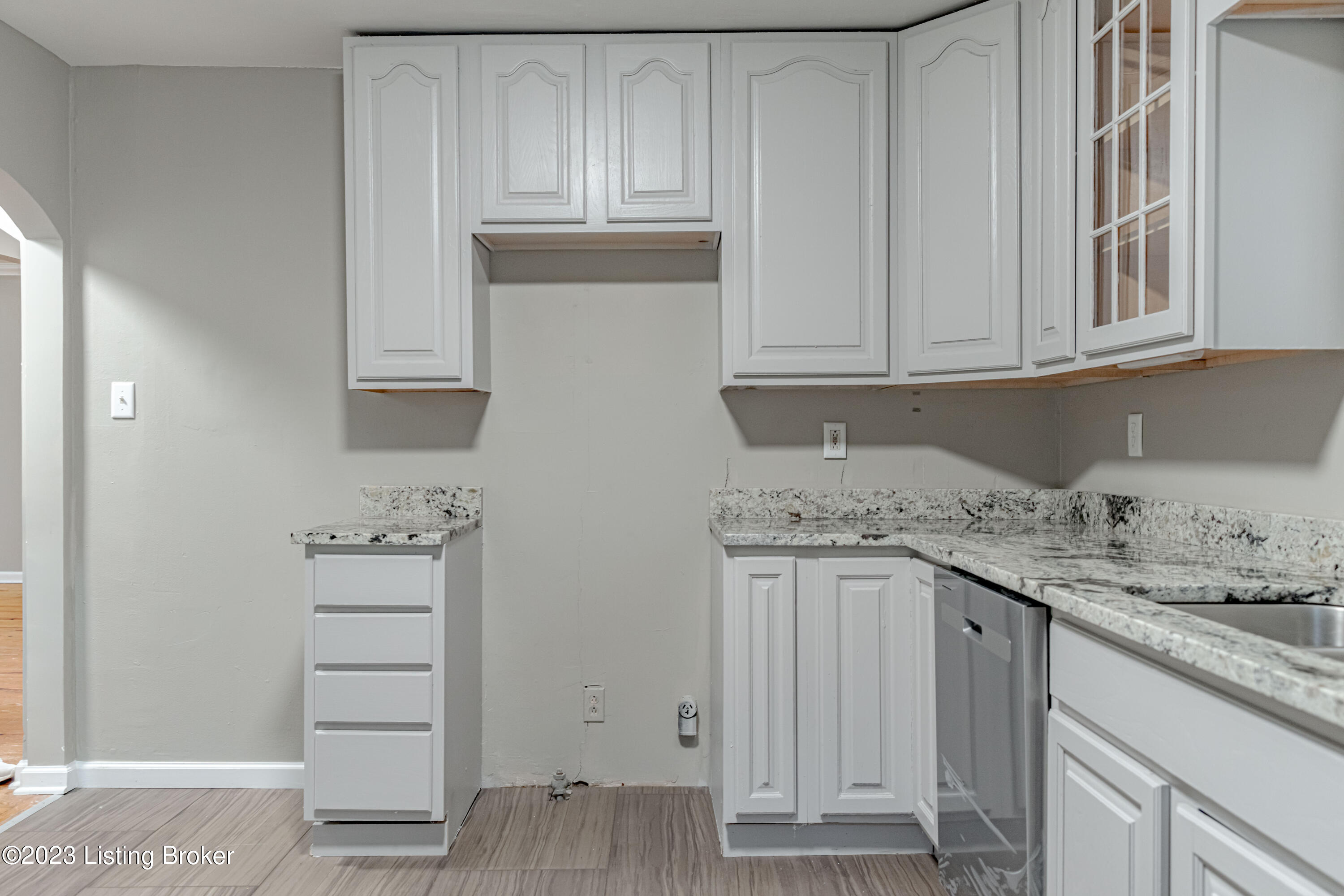 6002 Pendleton Road Louisville, KY 40272 - Photo 20 of 66 DSC02153