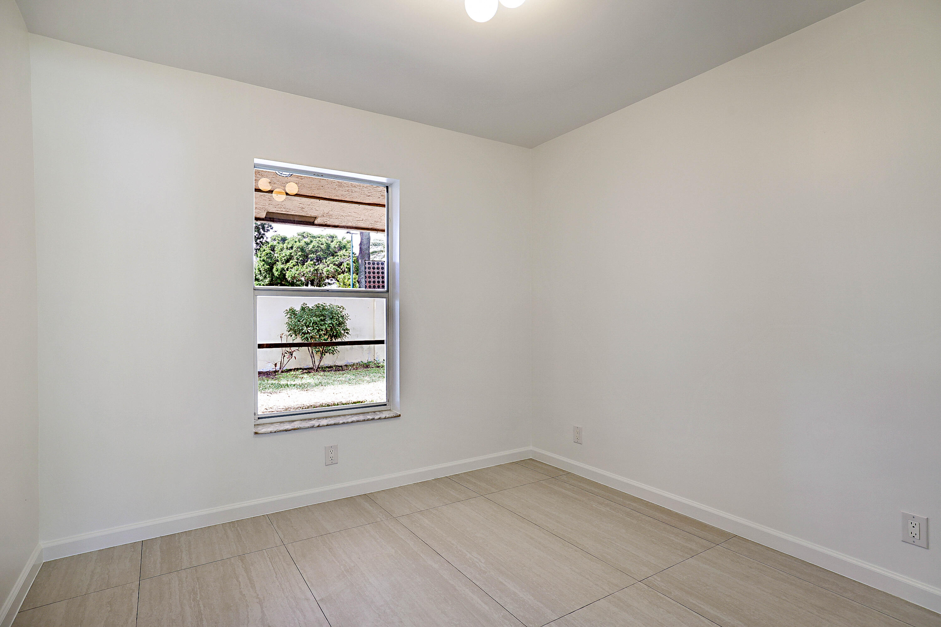 320 Northeast 42nd Street Boca Raton, FL 33431 - Photo 24 of 38 300 NE 42nd St -24