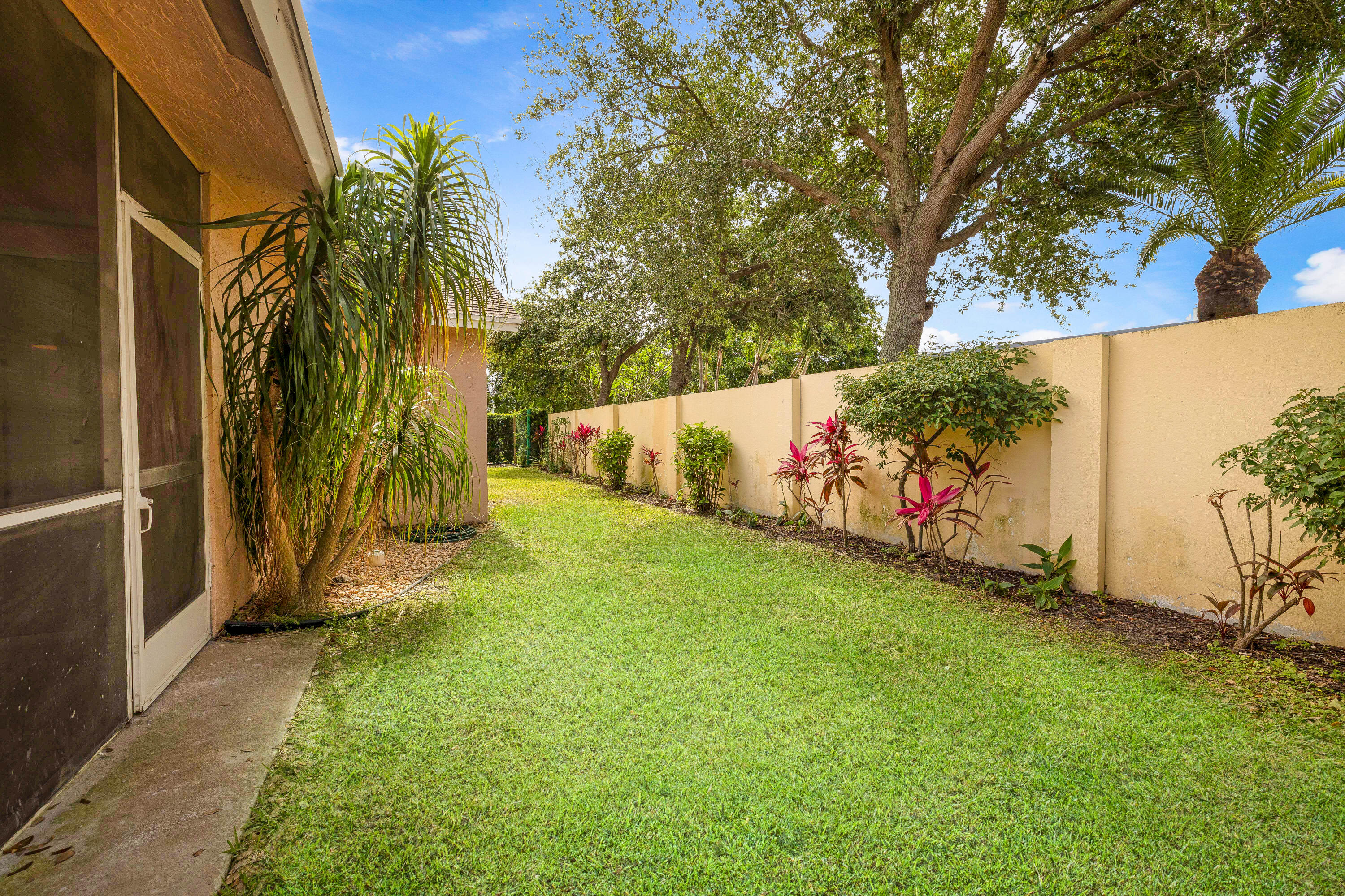320 Northeast 42nd Street Boca Raton, FL 33431 - Photo 32 of 38 300 NE 42nd St -32