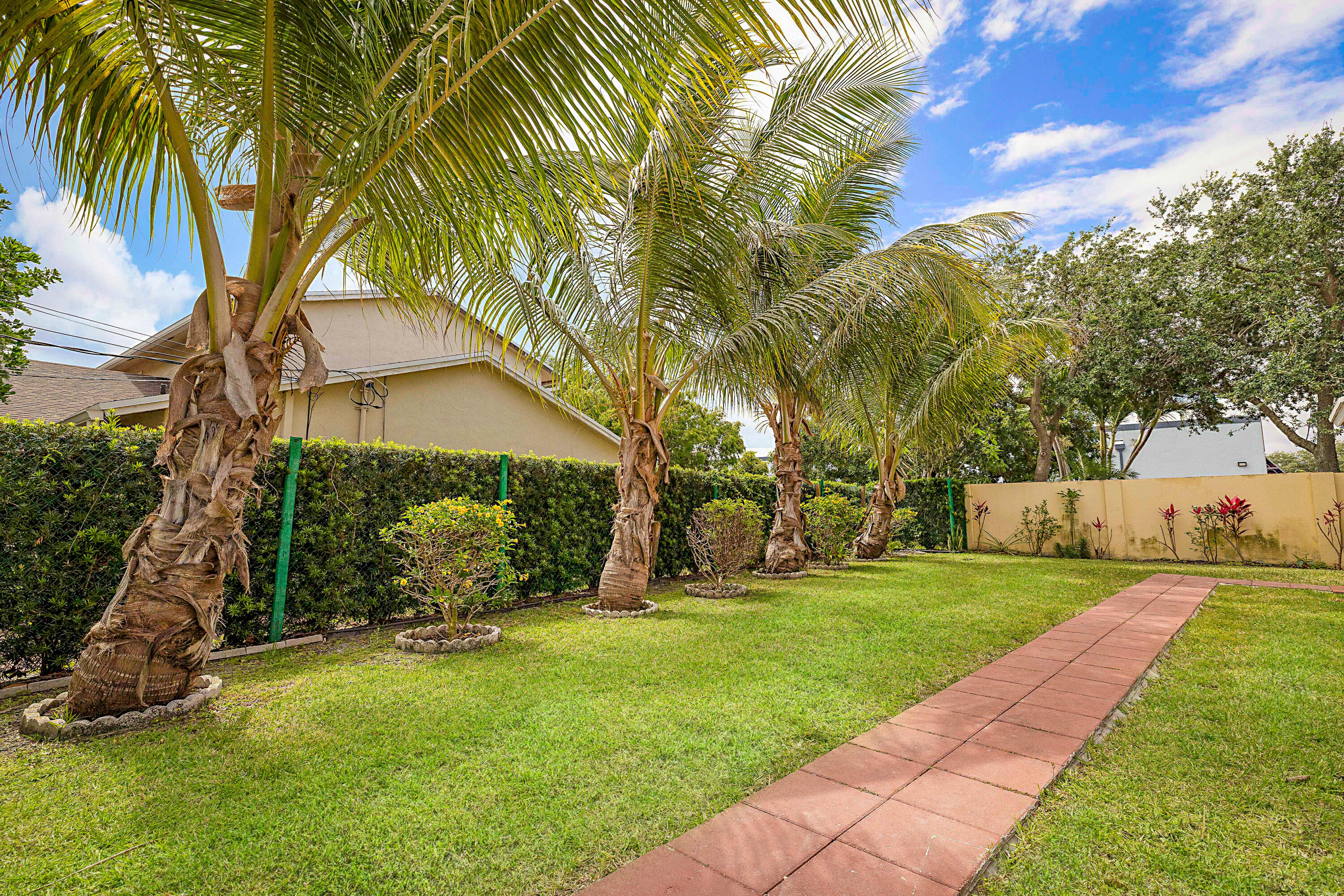 320 Northeast 42nd Street Boca Raton, FL 33431 - Photo 34 of 38 300 NE 42nd St -36