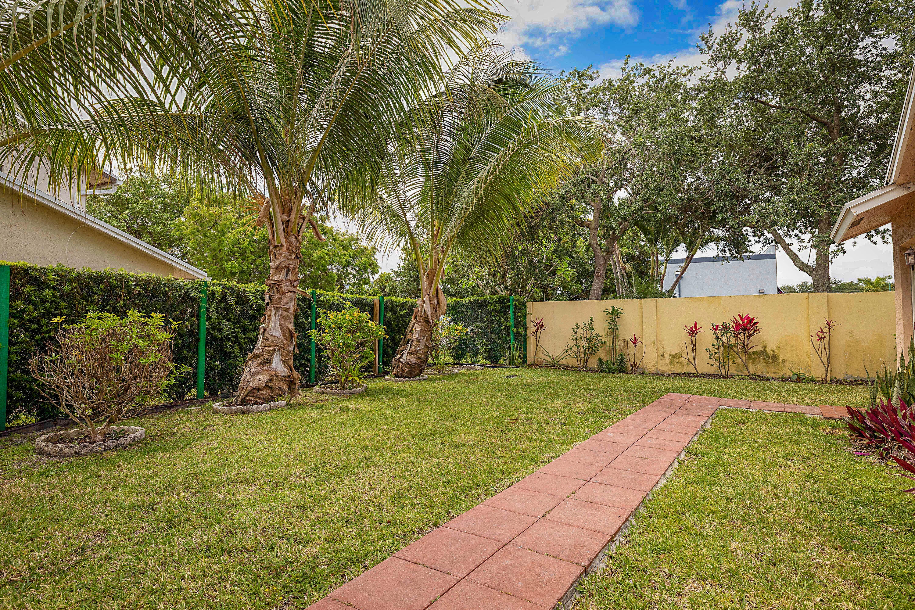 320 Northeast 42nd Street Boca Raton, FL 33431 - Photo 36 of 38 300 NE 42nd St -38