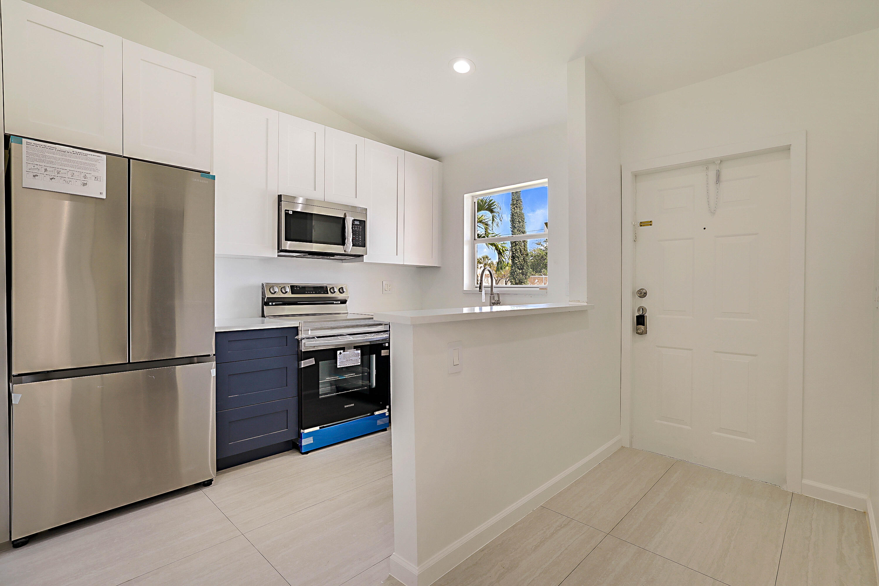 320 Northeast 42nd Street Boca Raton, FL 33431 - Photo 10 of 38 300 NE 42nd St -10