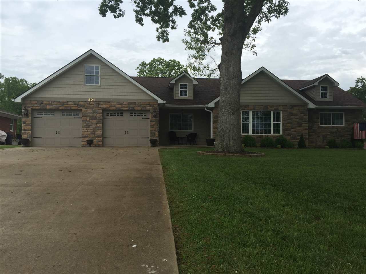 201 Cardinal Road Russell, KY 41169 - Photo 1 of 1
