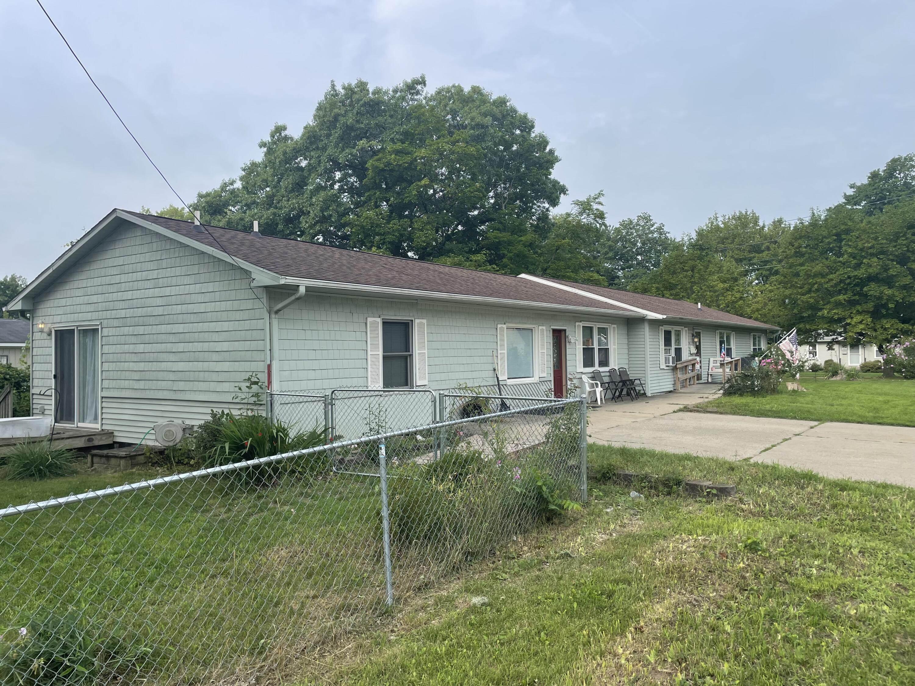 118 West Adams Street Three Rivers, MI 49093 - Photo 2 of 14 IMG_8098
