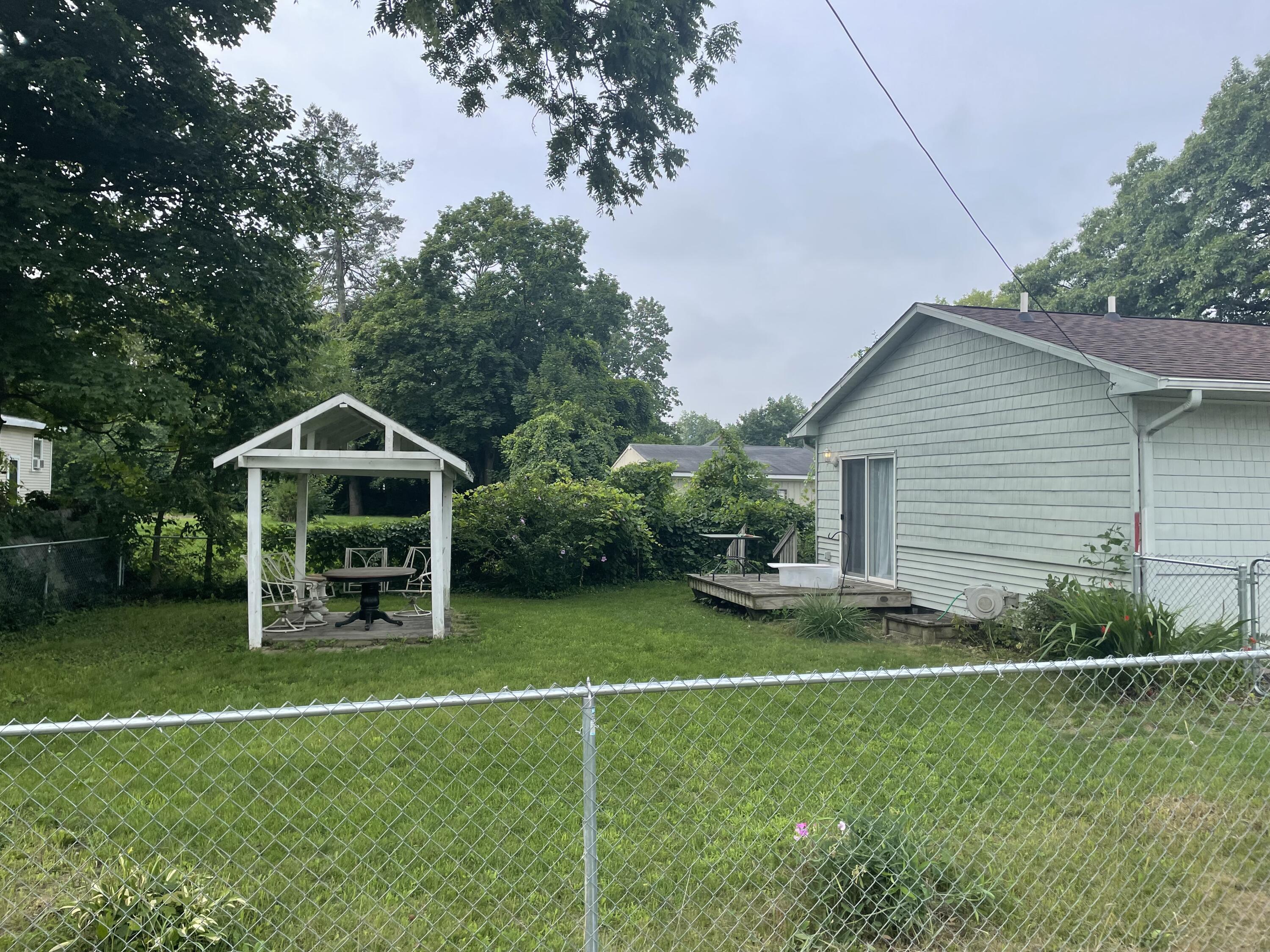 118 West Adams Street Three Rivers, MI 49093 - Photo 3 of 14 IMG_8097