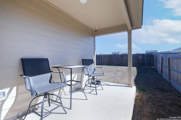 $1,800 | 4614 Heathers Cross, St. Hedwig, TX 78152