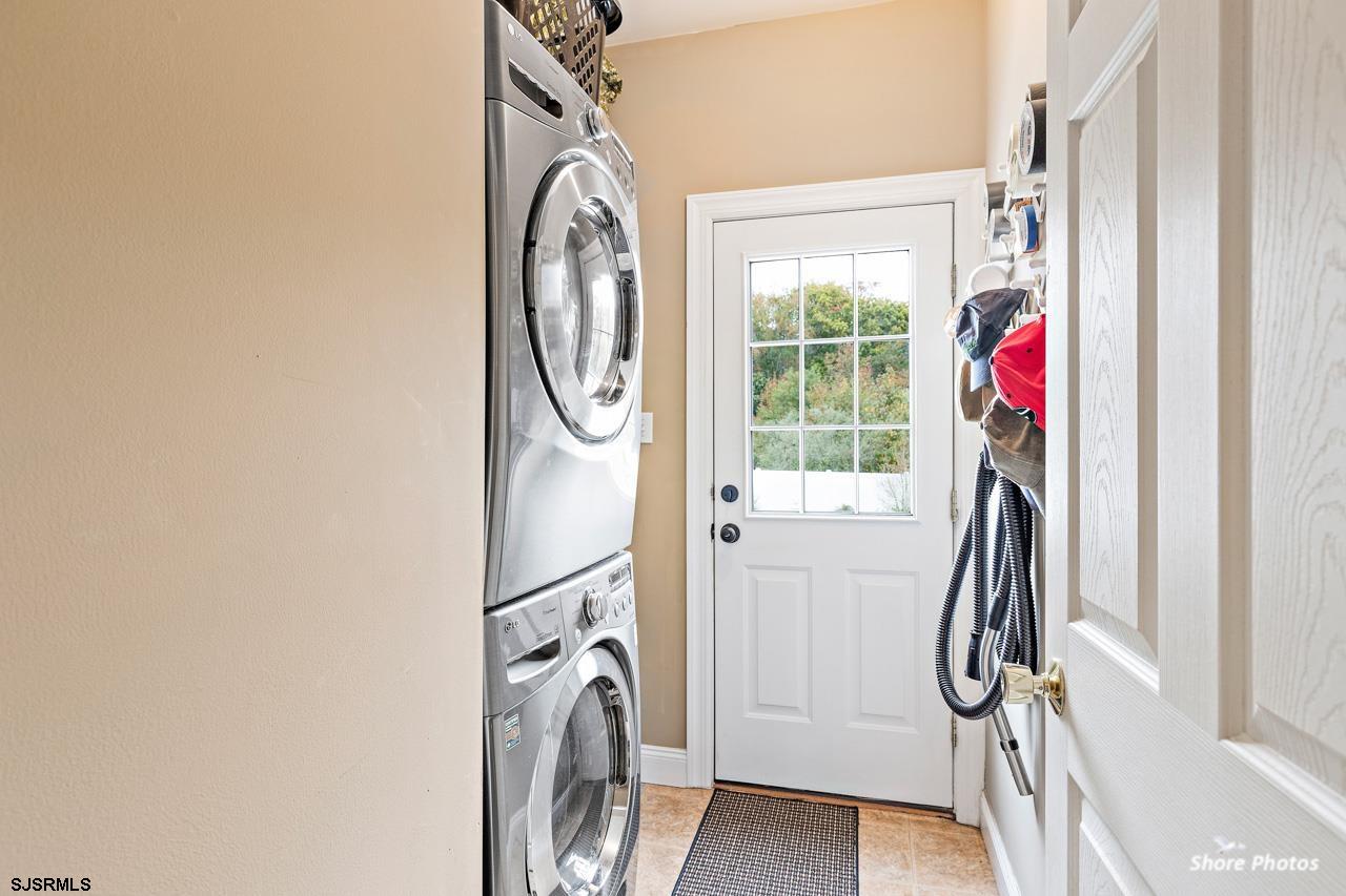 49 Killdeer Hill Road Woodbine, NJ 08270 - Photo 28 of 56 a utility room with dryer and washer