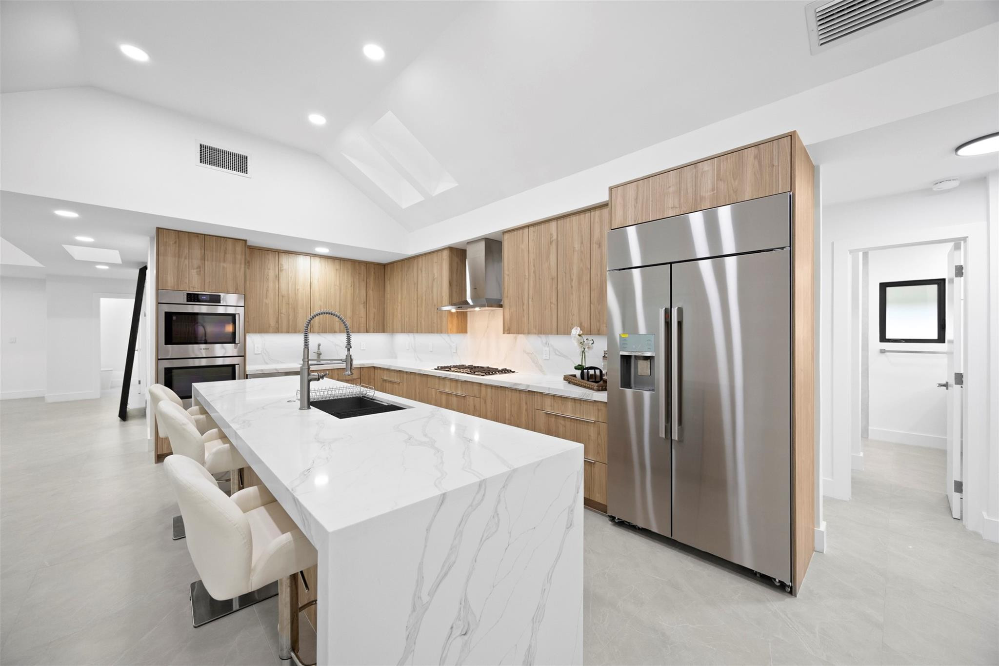 7571 Estrella Circle Boca Raton, FL 33433 - Photo 15 of 79 Natural Gas Chef's Kitchen