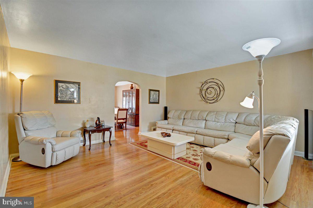 2008 Northbourne Road Baltimore, MD 21239 - Photo 7 of 37