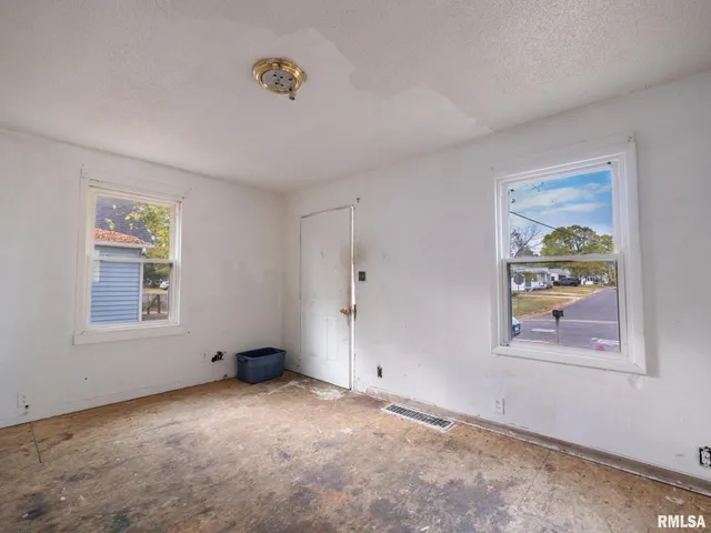 $35,000 | 1424 Henry Street, Pekin, IL 61554