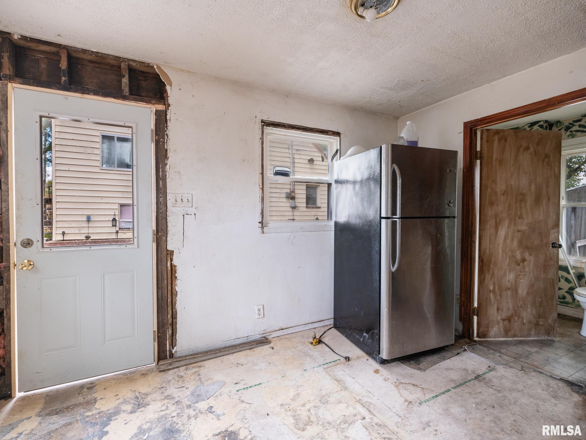 1424 Henry Street Pekin, IL 61554 - Photo 14 of 36