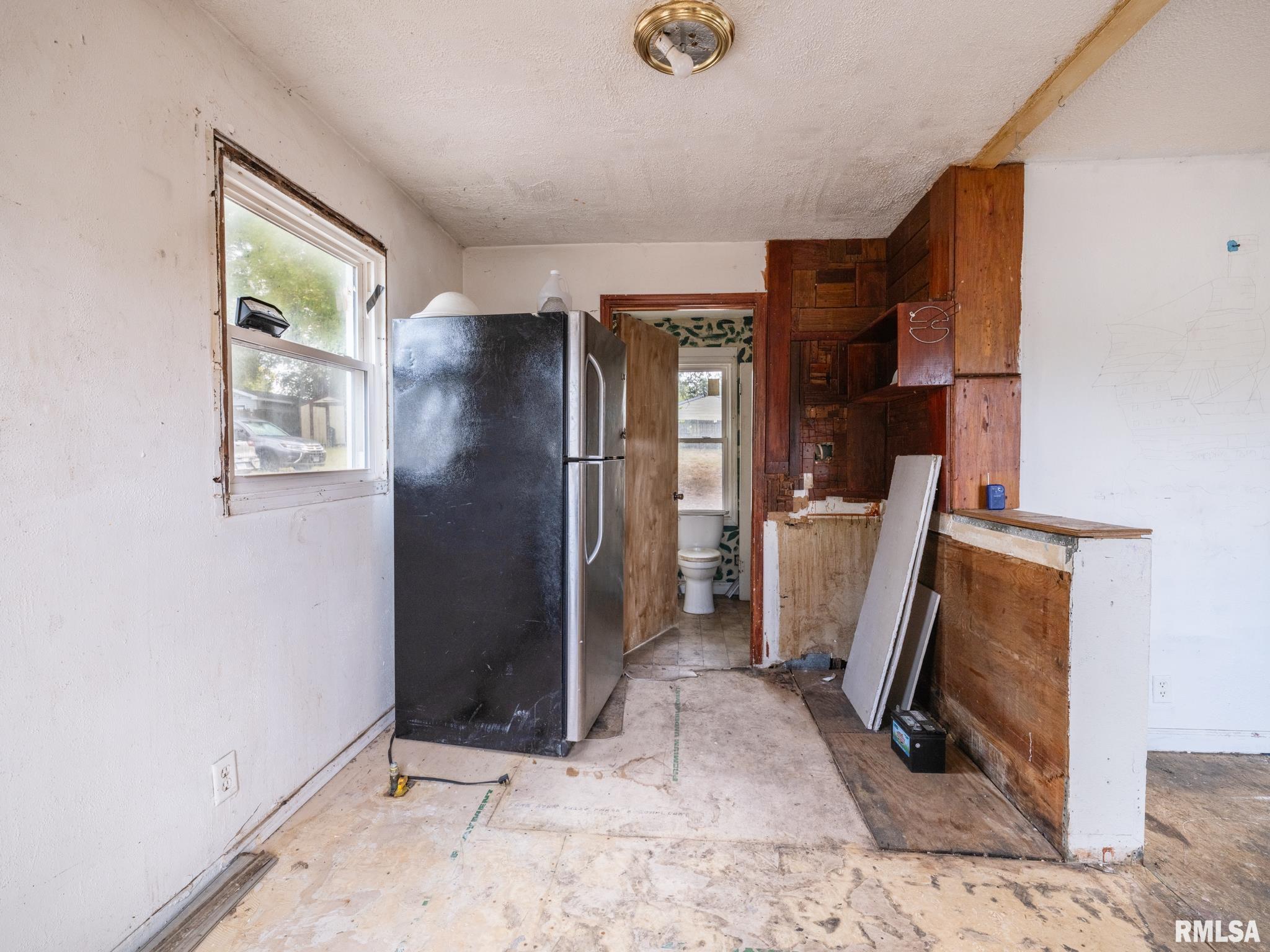 1424 Henry Street Pekin, IL 61554 - Photo 15 of 36