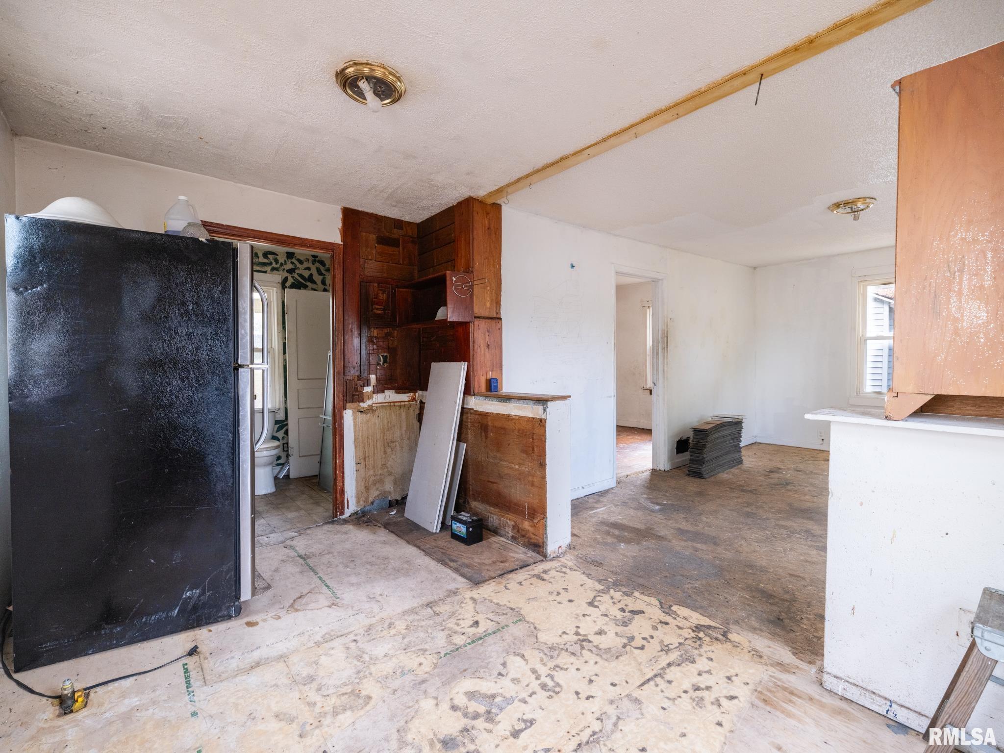 1424 Henry Street Pekin, IL 61554 - Photo 16 of 36