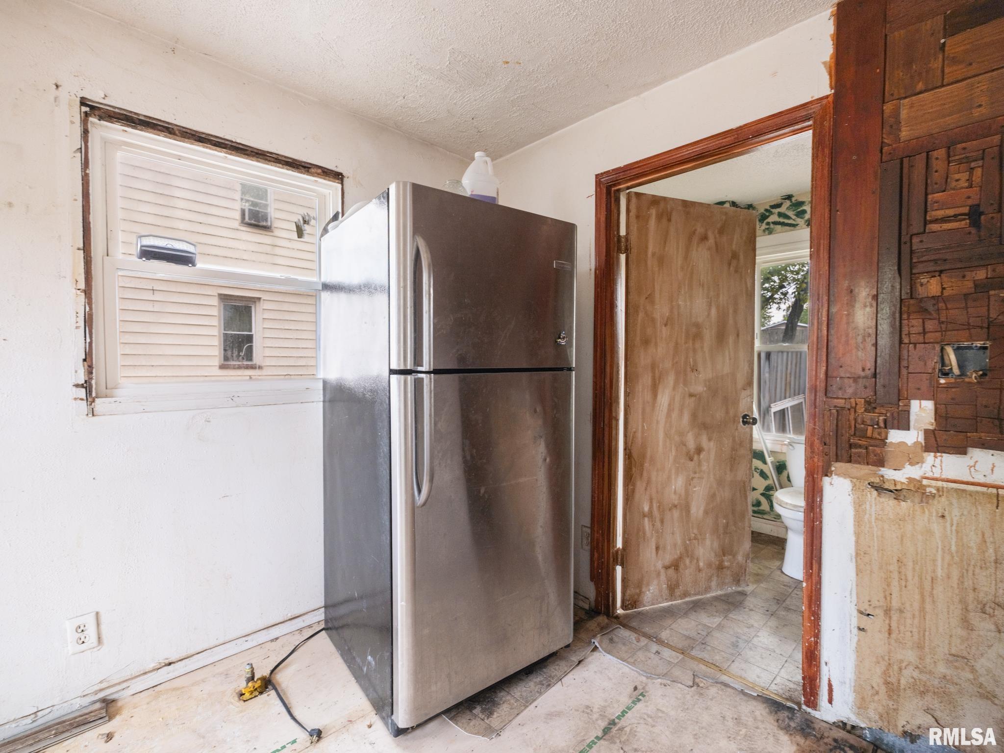 1424 Henry Street Pekin, IL 61554 - Photo 18 of 36