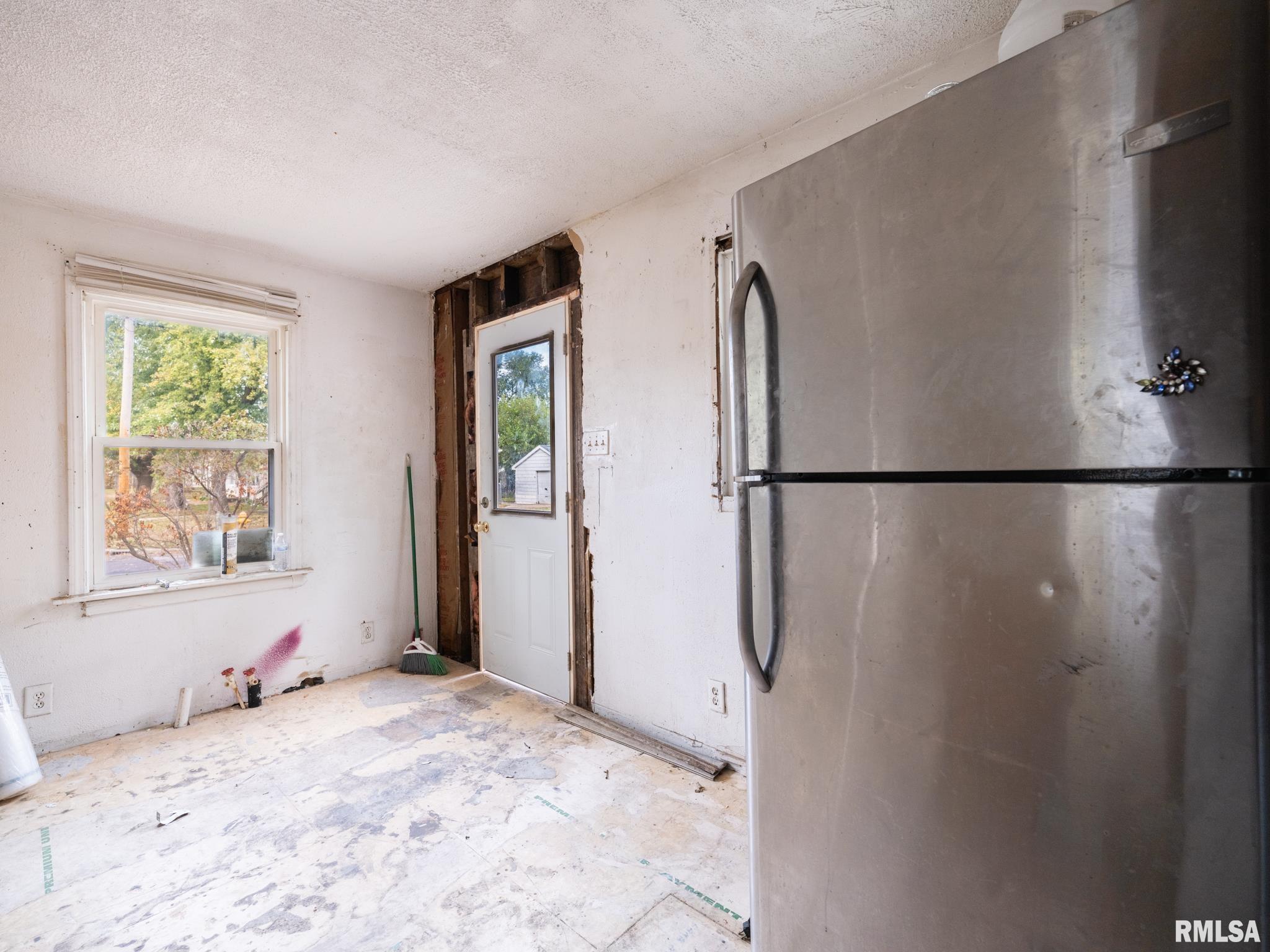 1424 Henry Street Pekin, IL 61554 - Photo 20 of 36