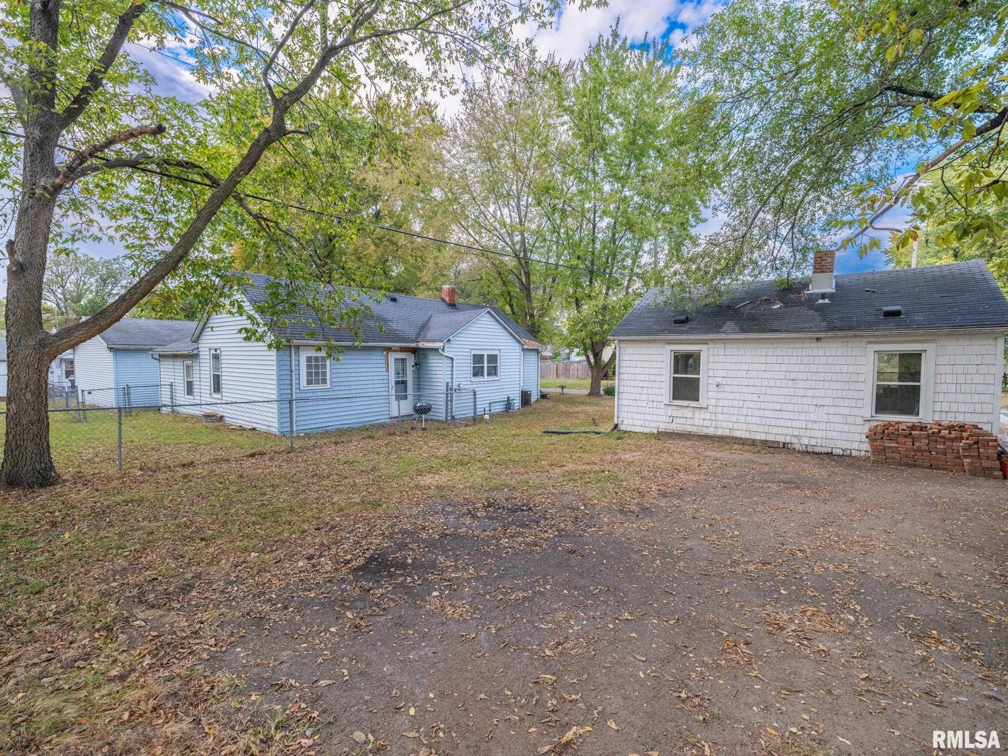 1424 Henry Street Pekin, IL 61554 - Photo 32 of 36