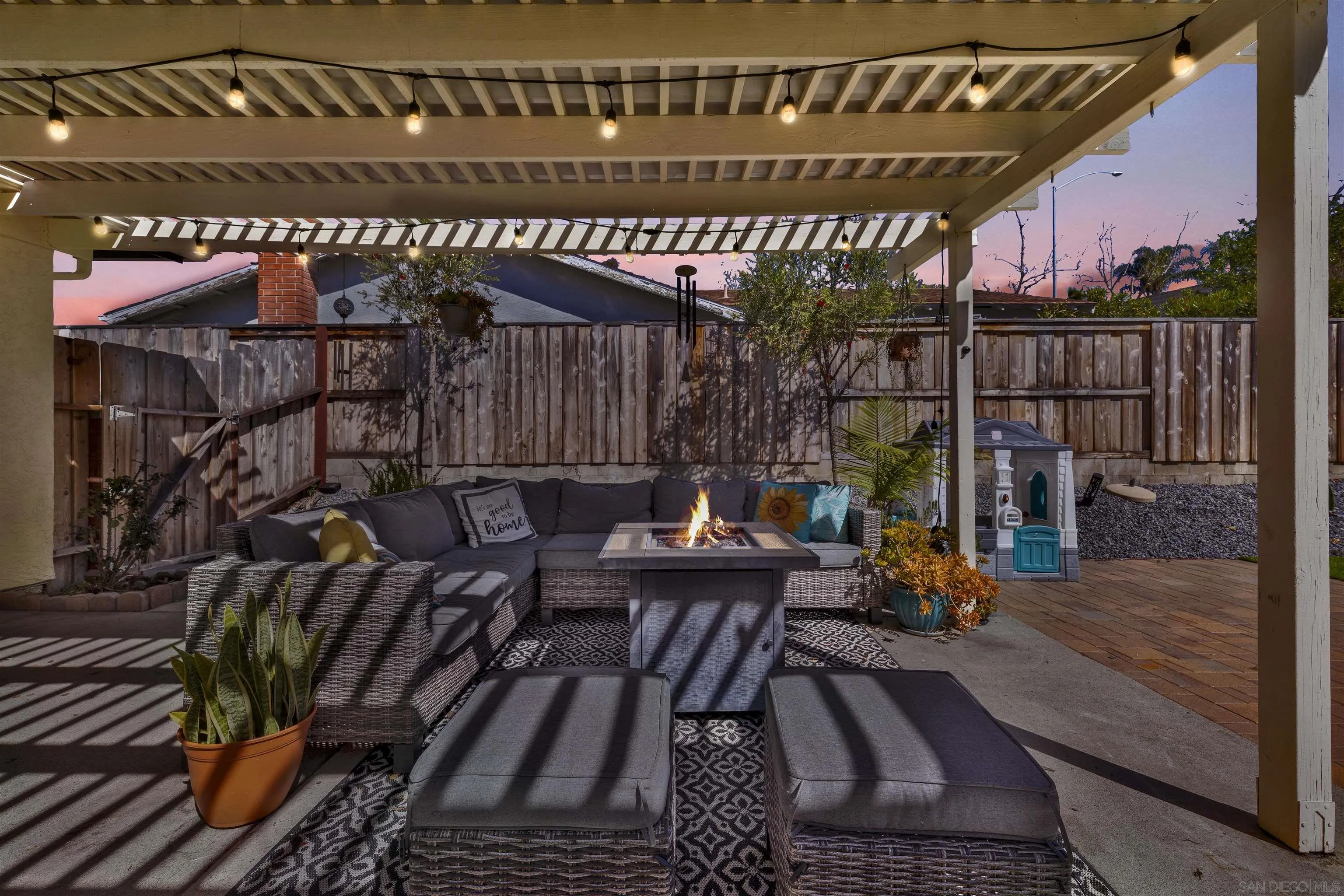 12435 Old Pomerado Road Poway, CA 92064 - Photo 48 of 53 a view of a chairs and table in a patio