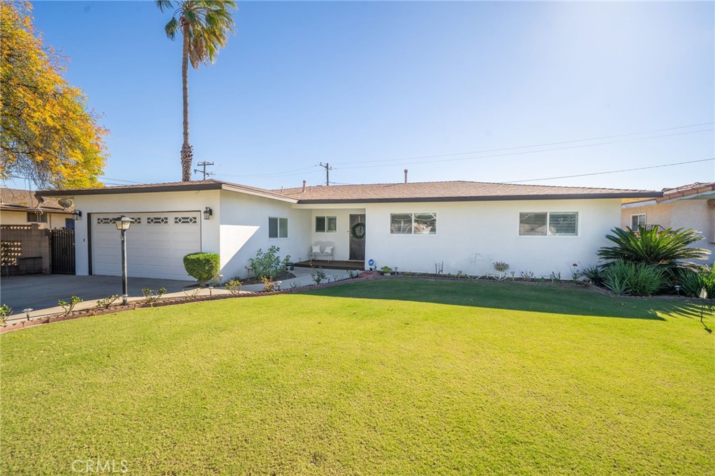 17481 Filbert Street Fontana, CA 92335 - Photo 5 of 37