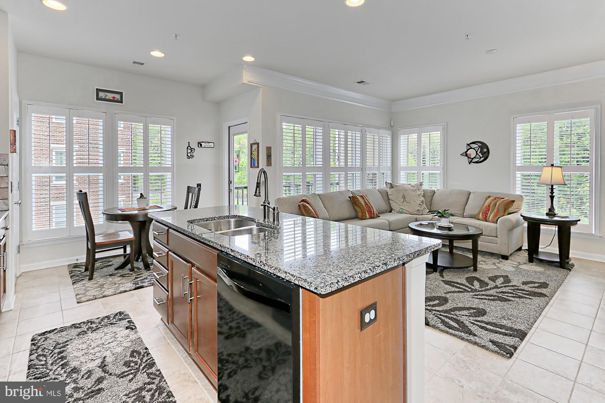 2976 Rittenhouse Circle, Unit 2 Fairfax, VA 22031 - Photo 22 of 42 Kitchen/Breakfast/Family Room