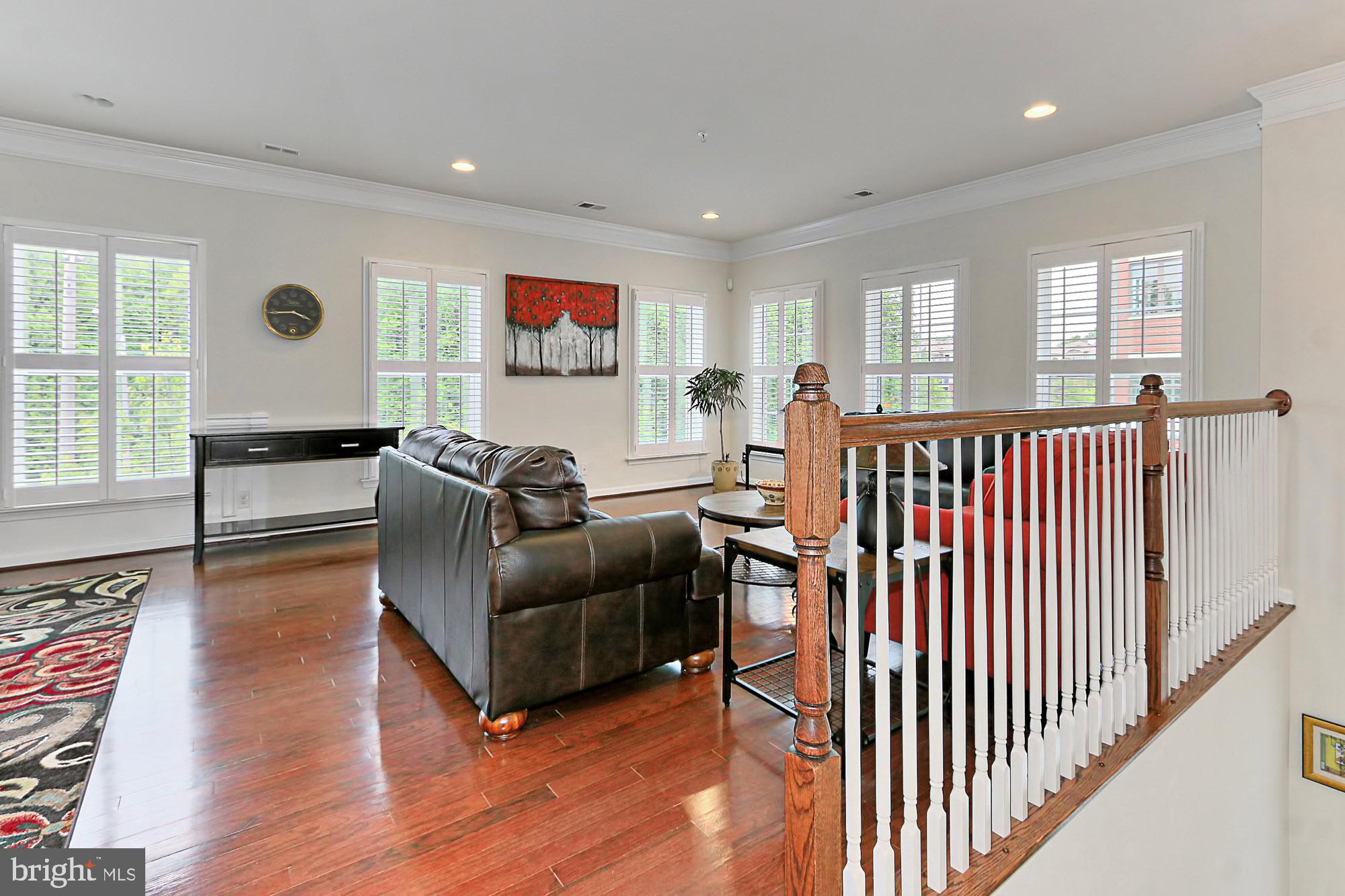 2976 Rittenhouse Circle, Unit 2 Fairfax, VA 22031 - Photo 8 of 42 Living Room