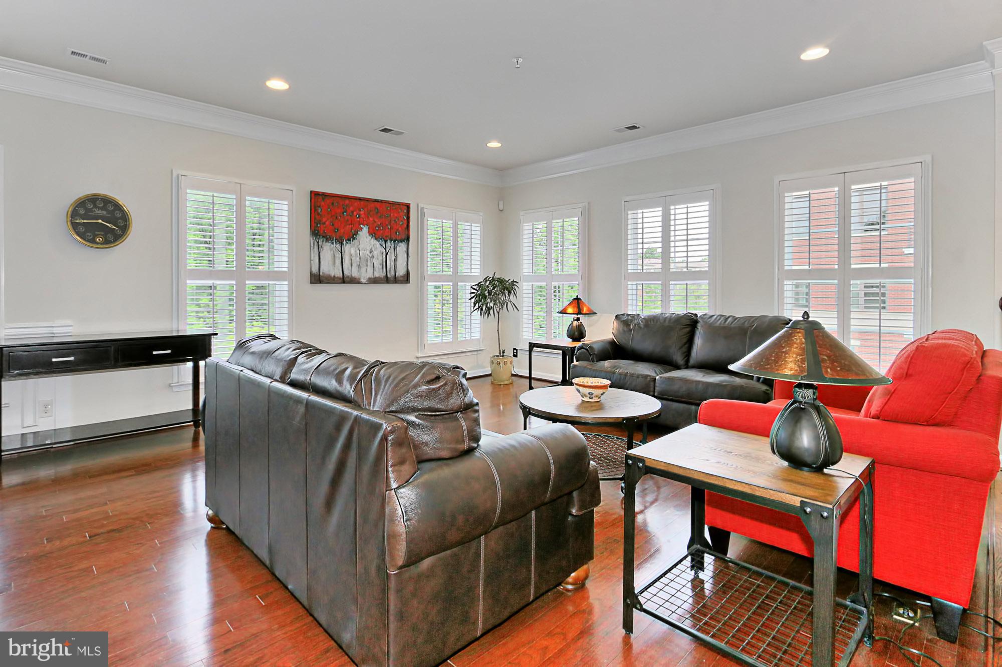 2976 Rittenhouse Circle, Unit 2 Fairfax, VA 22031 - Photo 9 of 42 Living Room